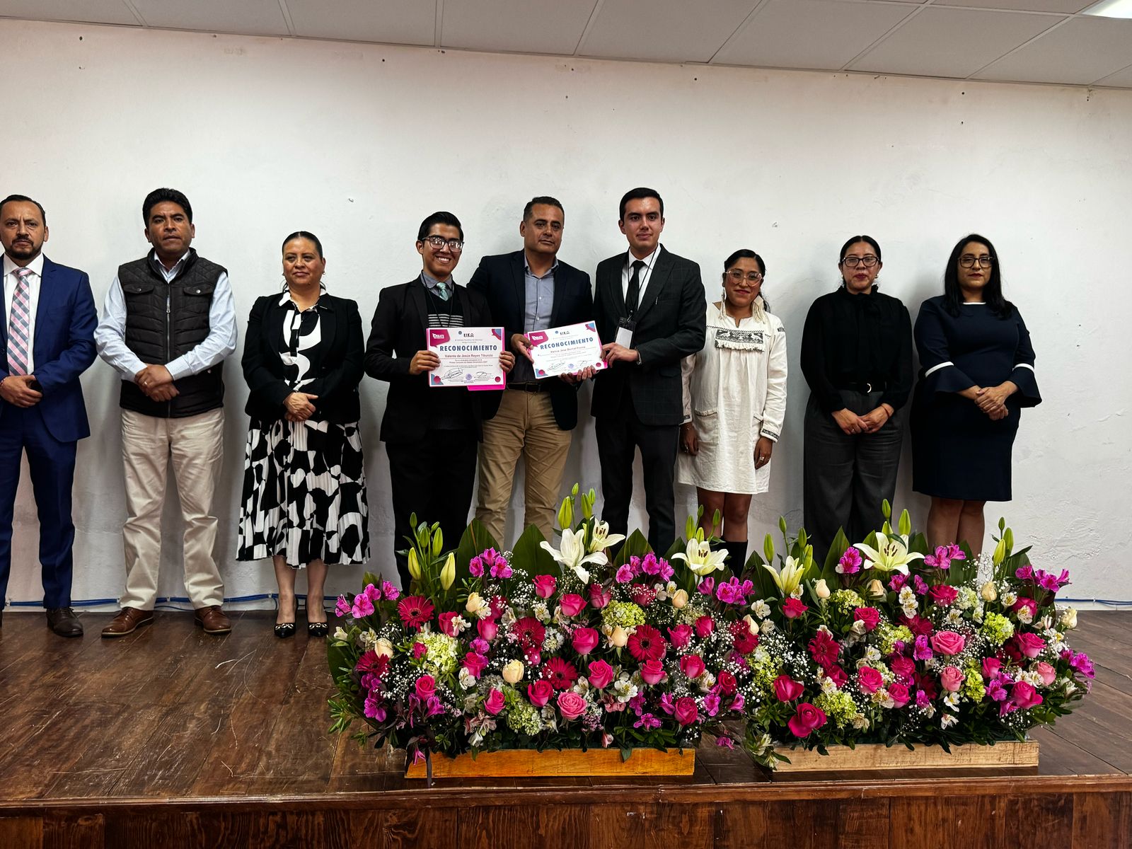 Estudiantes de la UATx ganan primer lugar en concurso de debate convocado por el ITE